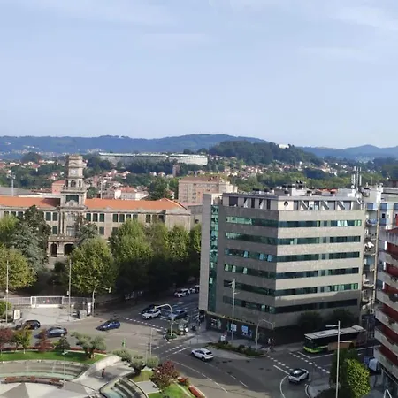 Amplio Piso Plaza America