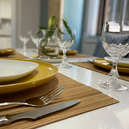 Amplio Piso Plaza America 아파트