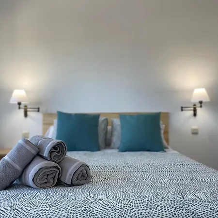 Amplio Piso Plaza America *