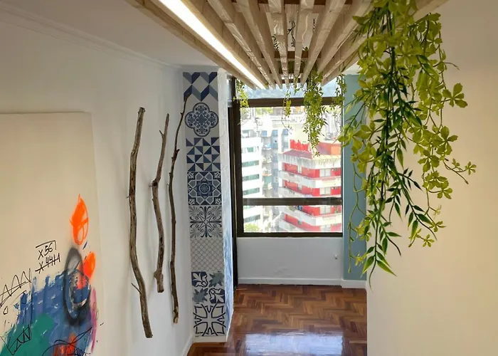 Amplio Piso Plaza America Διαμέρισμα *