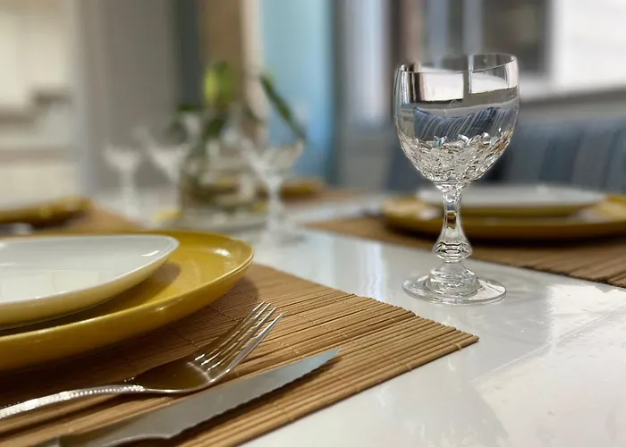 Amplio Piso Plaza America * Βίγκο