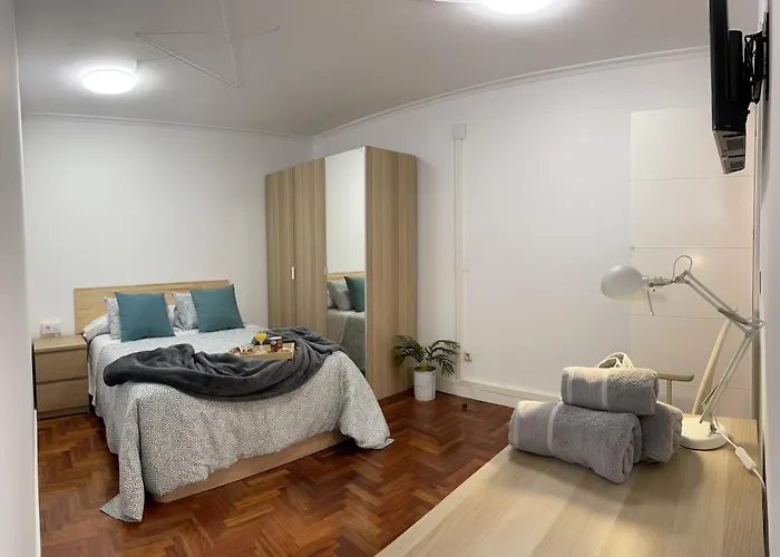 Amplio Piso Plaza America * Βίγκο